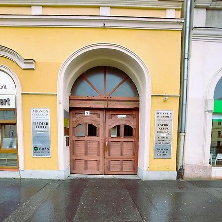 Central Gallery Apartment Debrecen Esterno foto