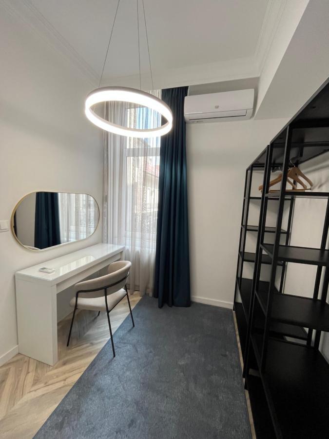 Central Gallery Apartment Debrecen Esterno foto