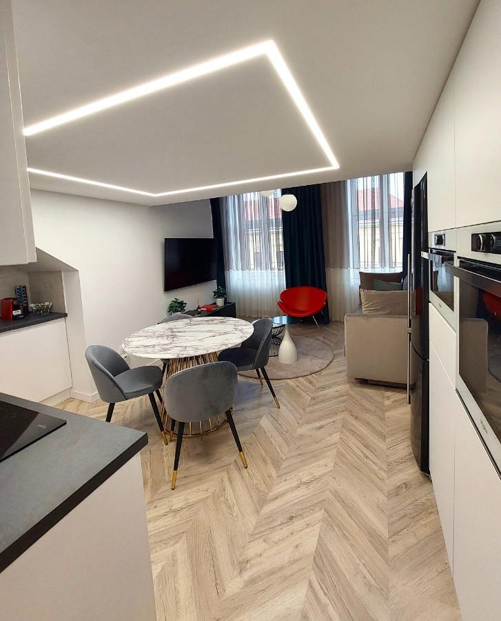 Central Gallery Apartment Debrecen Esterno foto