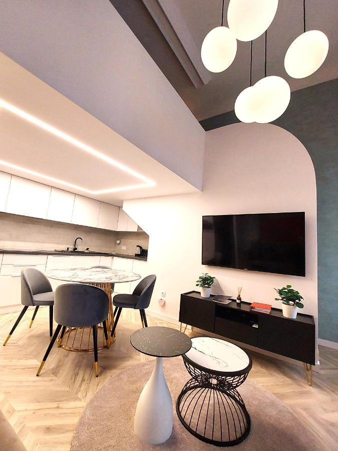 Central Gallery Apartment Debrecen Esterno foto
