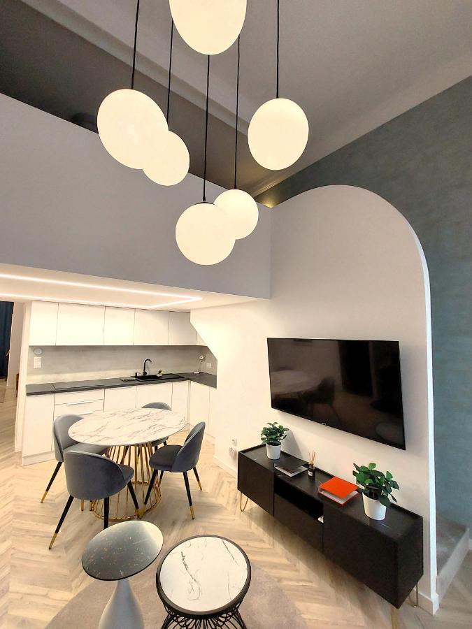 Central Gallery Apartment Debrecen Esterno foto